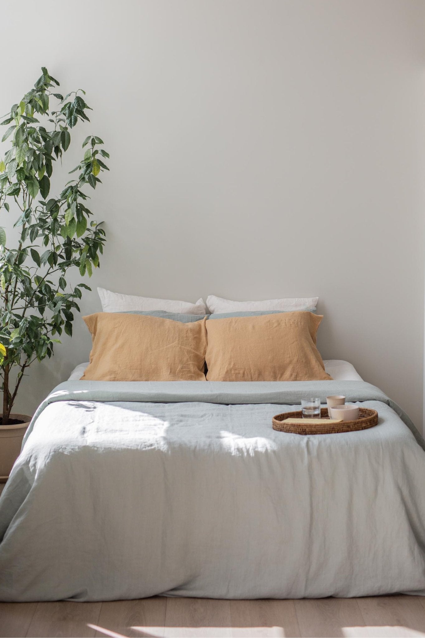 Linen bedding set in Sage Green - Her Linen