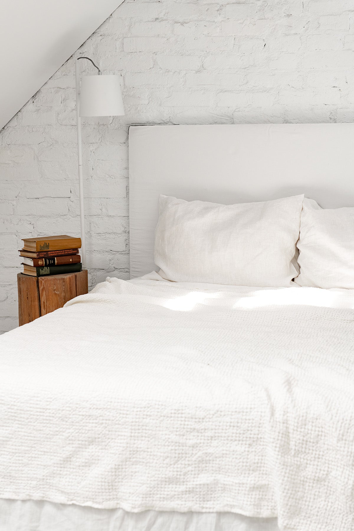 Linen waffle blanket in White - Her Linen