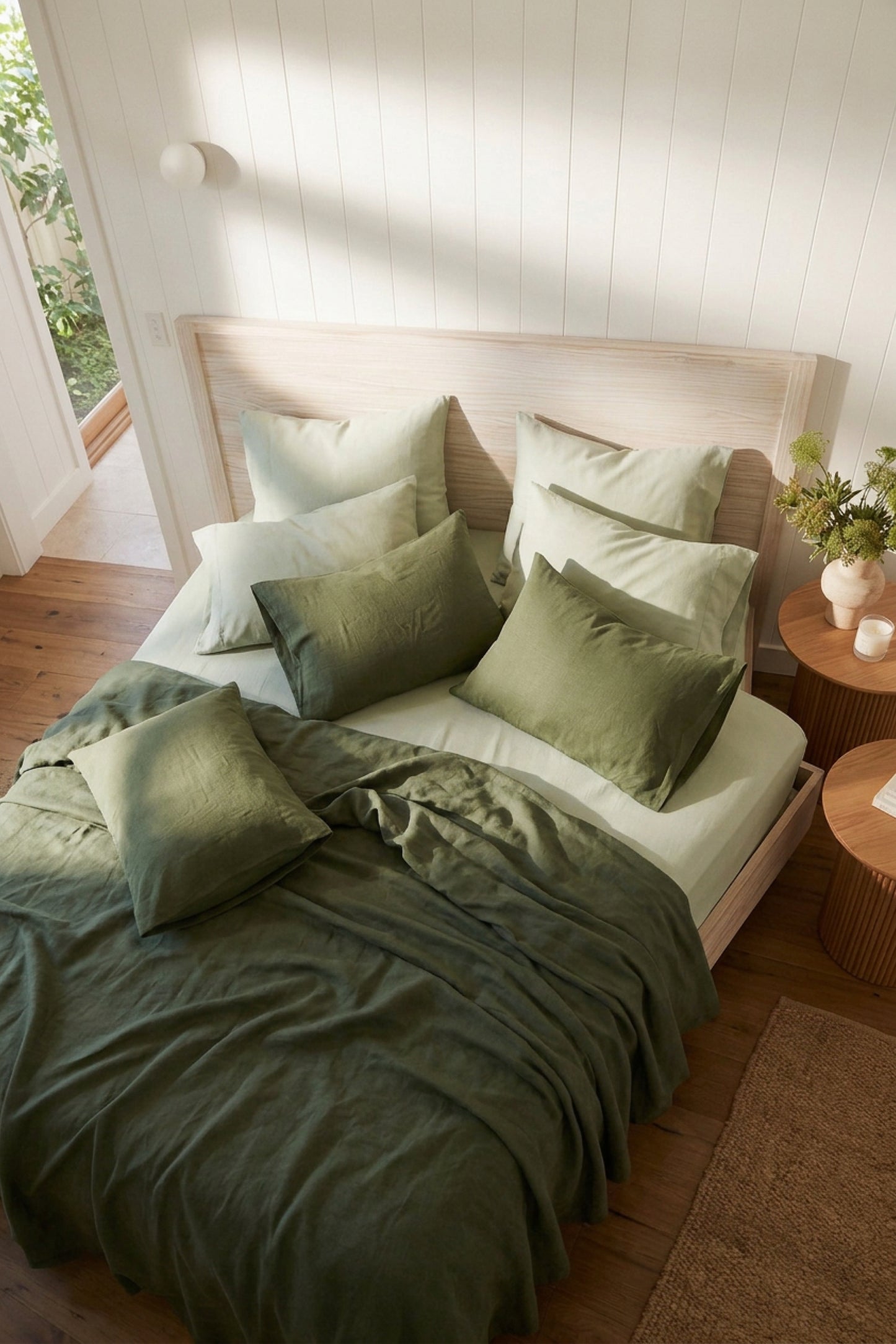 Linen bedding set in Garden Green