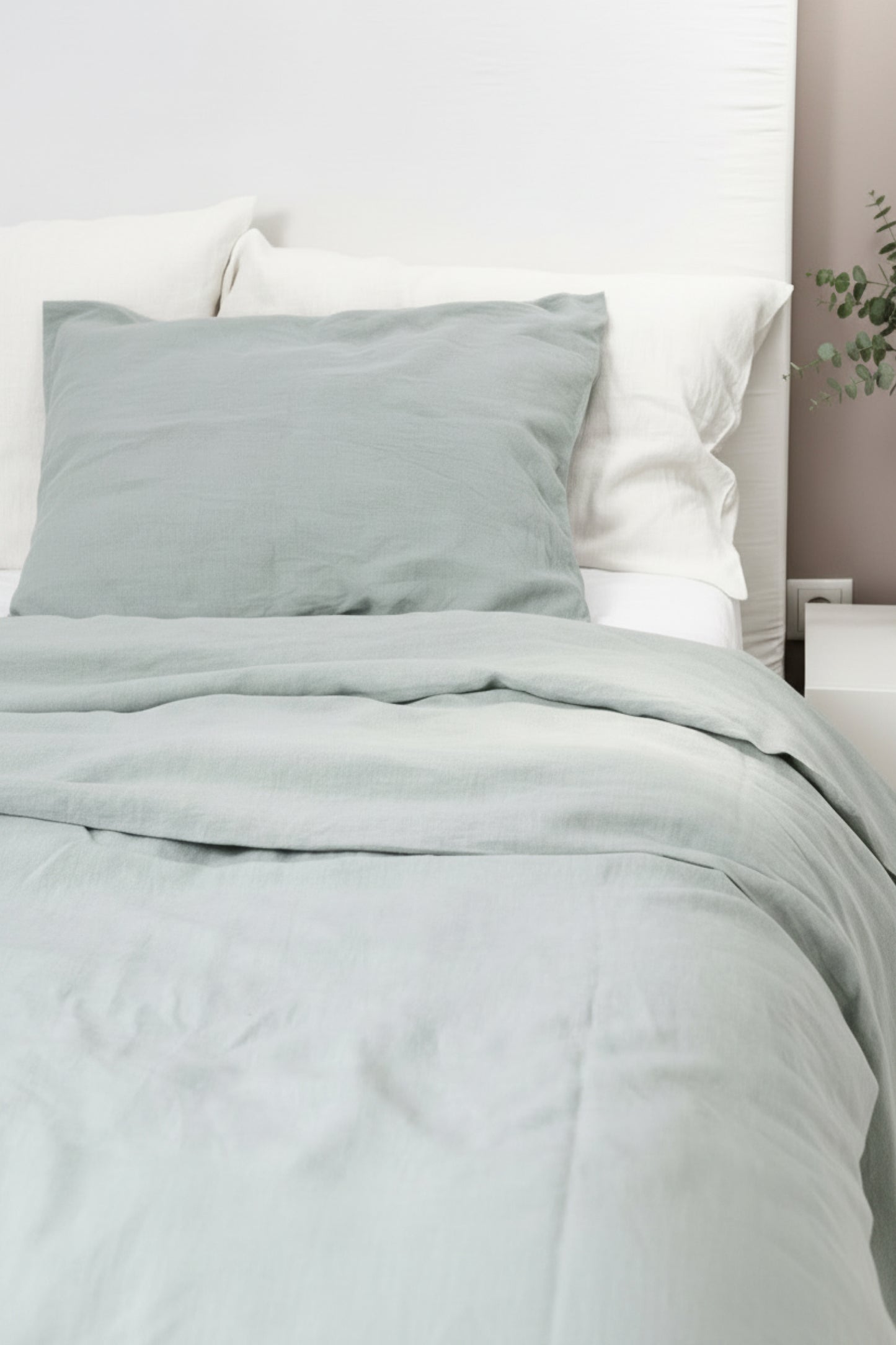 Linen bedding set in Mint Green