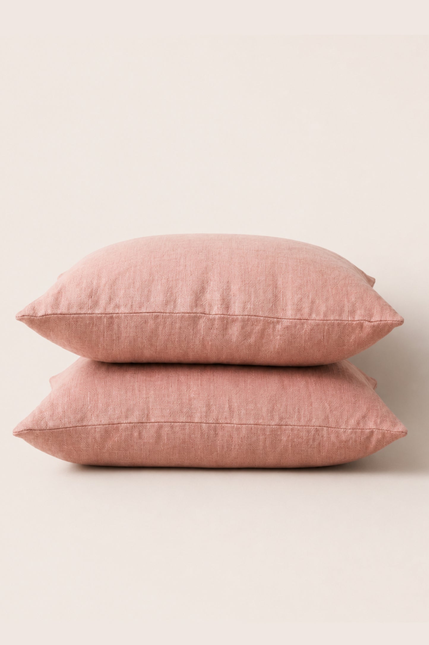 Linen pillowcase set of 2 in Coral Pink