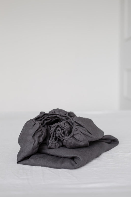 Linen fitted sheet in Charcoal - Her Linen