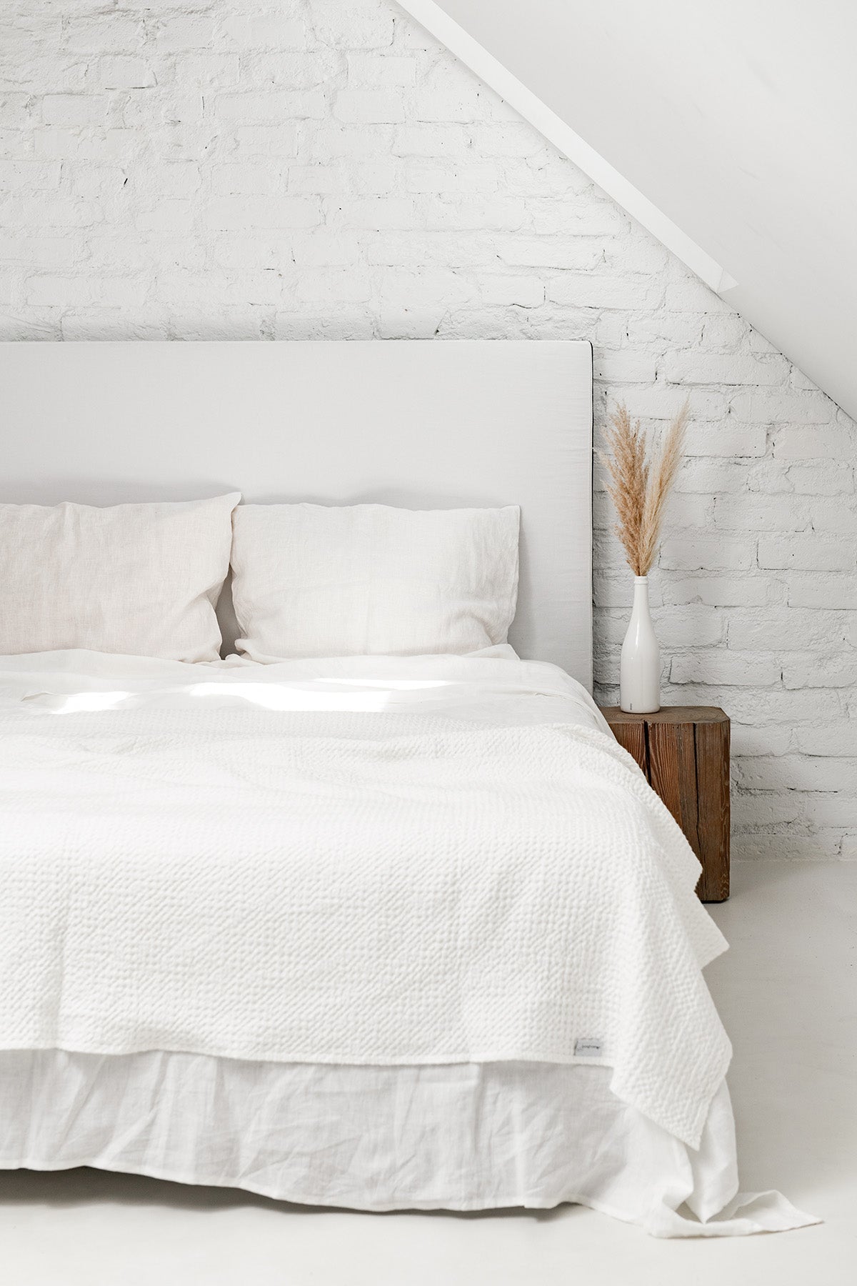 Linen waffle blanket in White - Her Linen